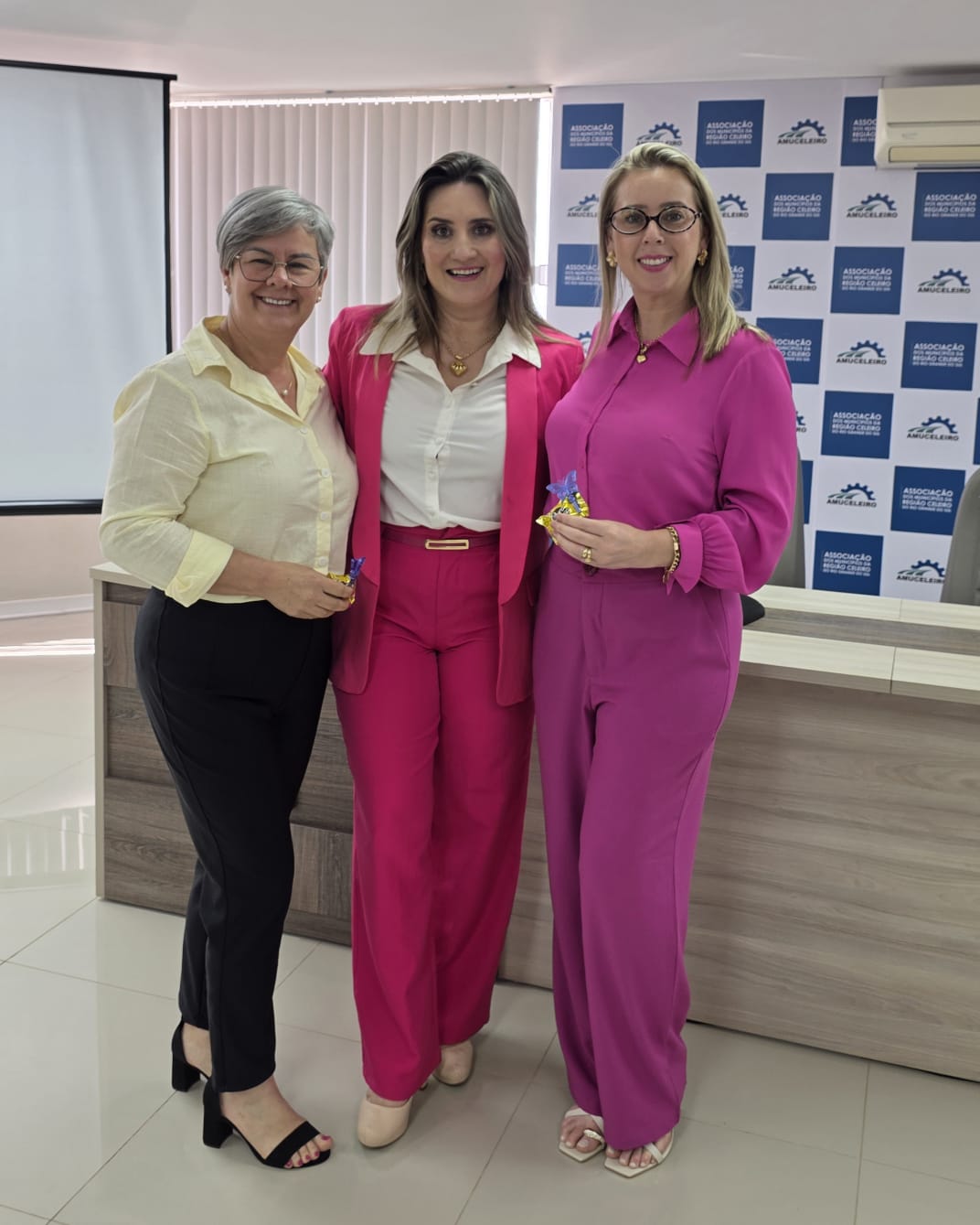 Encontro regional em Três Passos reuniu lideranças femininas em uma jornada de inspiração conduzida pela Dra. Luciane Sippert