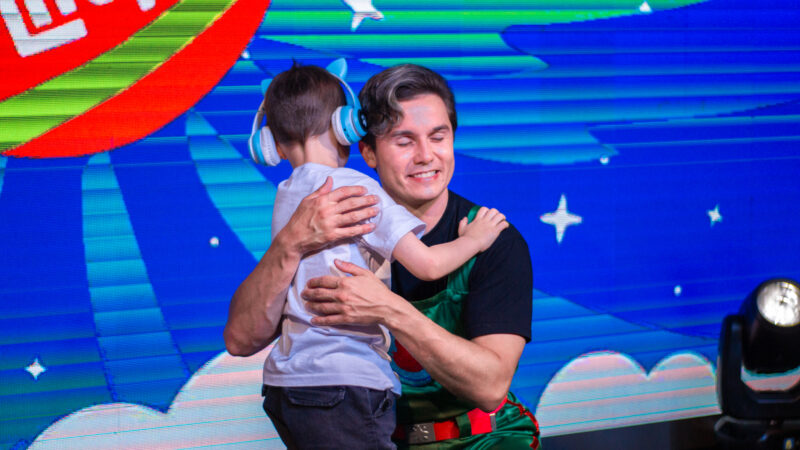 ​Gato Galactico encanta Gramado com oficina de pintura para mais de 70 crianças no Chocoland