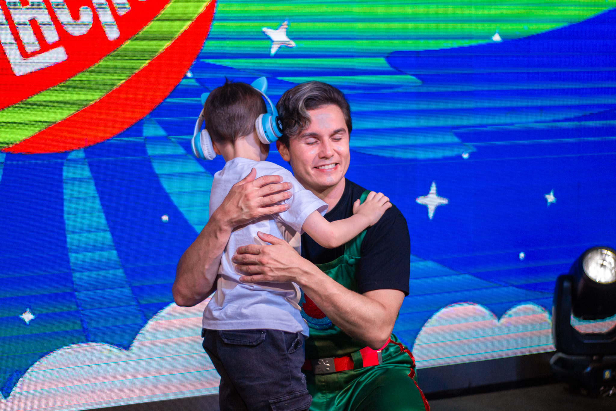 ​Gato Galactico encanta Gramado com oficina de pintura para mais de 70 crianças no Chocoland