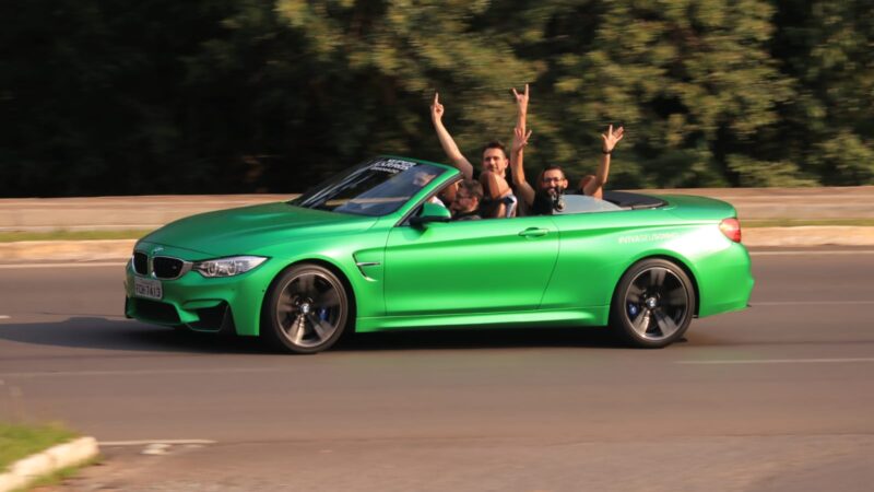 Supercarros une forças em campanha que troca ingressos por dois quilos de alimentos não perecíveis