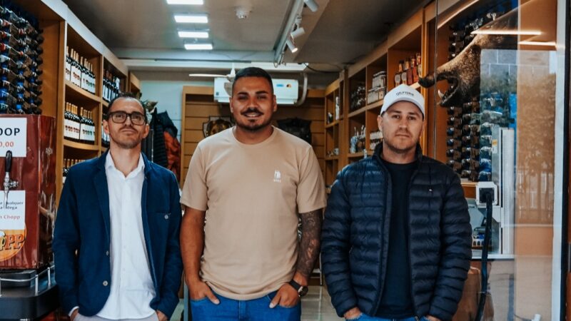 Cutelaria Divino inaugura junto à Fonte do Amor Eterno evira parada obrigatória para visitantes de Gramado