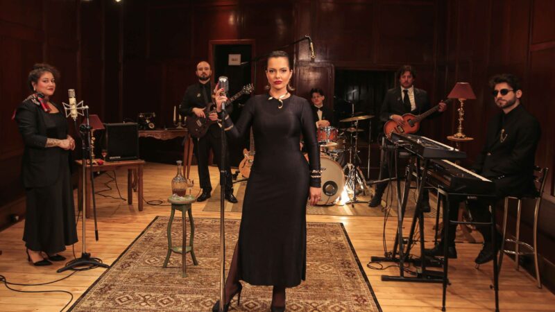 Mari Gazen celebra a força feminina no show “Encanta” no Teatro do Bourbon Country