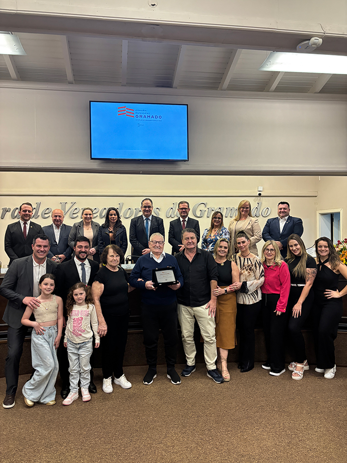 Justa homenagem: Scur recebe Moção de Aplausos da Câmara Municipal de Gramado