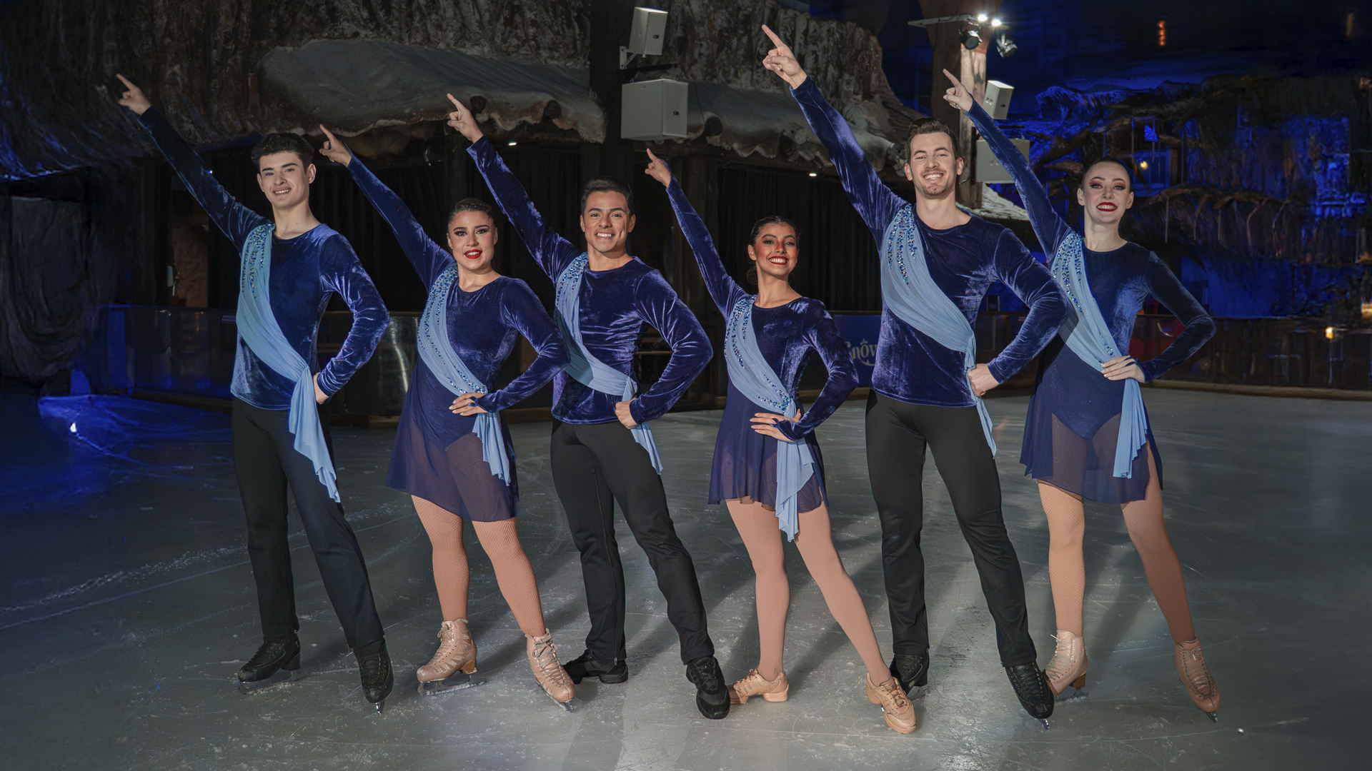 Magia do Snowland em SC: parque de neve apresenta espetáculos inéditos de patinação no gelo no Villa Romana Shopping