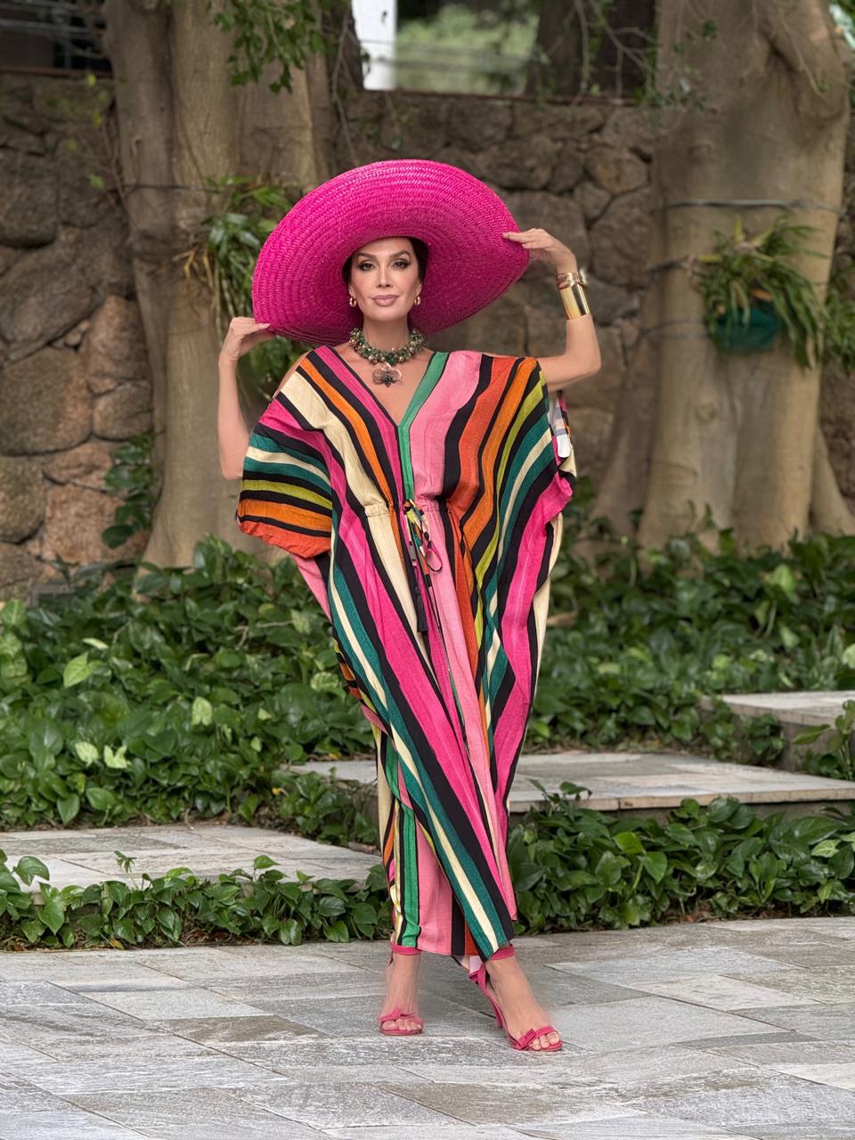 Claudia Métne clica looks de luxo da  Ezildinha Brand