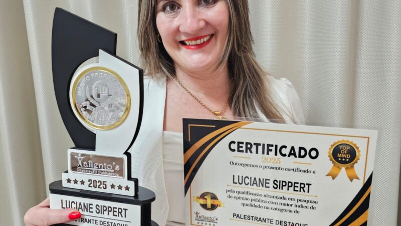 Luciane Sippert recebe Prêmio de Palestrante Destaque 2025 da Tallento’s