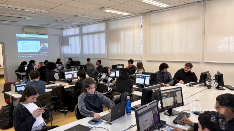 Curso gratuito e presencial de Programação Web para jovens de 15 a 29 anos