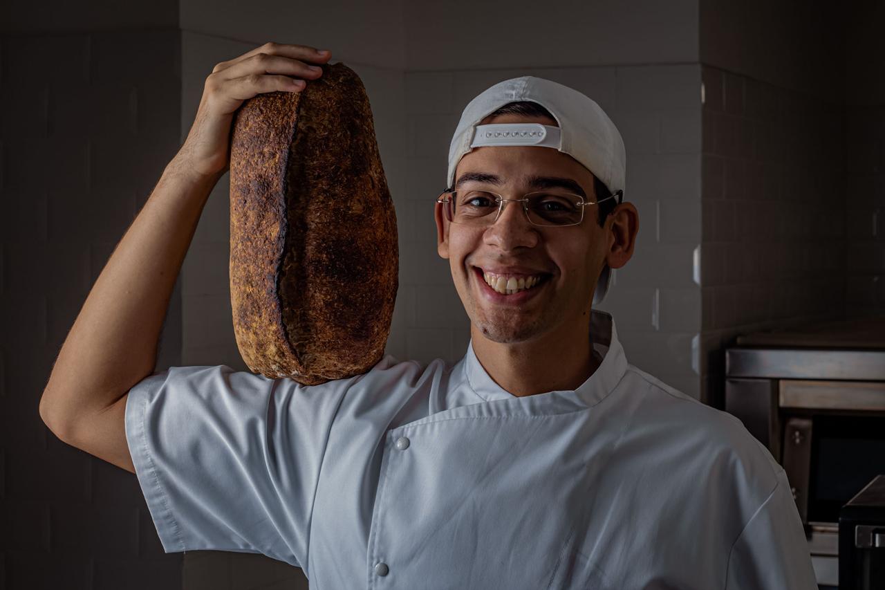 Crocante por fora e macio por dentro, os pães de fermentação natural mofam se não forem acondicionados corretamente