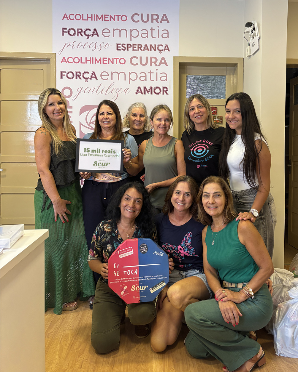 Scur Pizzaria entrega doação para Liga Feminina de Combate ao Câncer