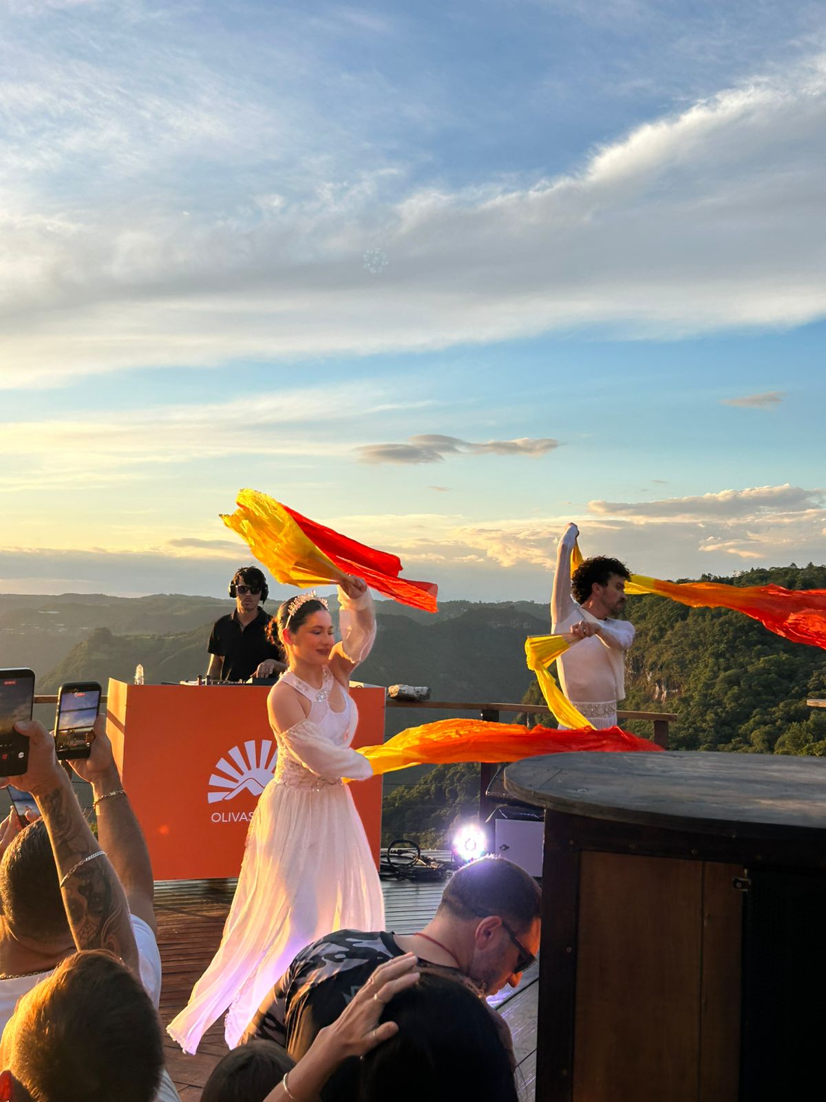 Verão na Serra: O Pôr do Sol Inesquecível no Olivas de Gramado