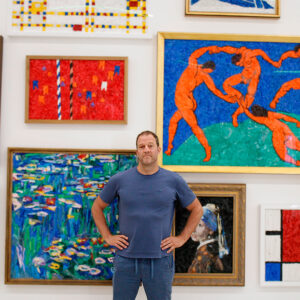 Exposição de Eduardo Srur entra em cartaz no MAC RS no 4º Distrito com reflexão sobre consumo e descarte