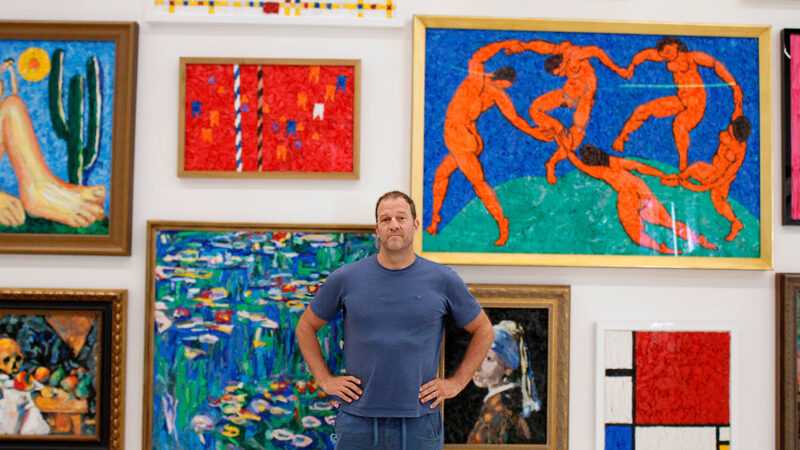 Exposição de Eduardo Srur entra em cartaz no MAC RS no 4º Distrito com reflexão sobre consumo e descarte