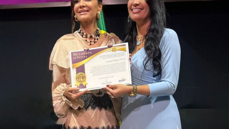 Claudia Métne é homenageada pela deputada Leticia Aguiar no evento Mulheres de Honra na ALESP