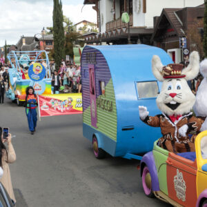 Turista da Páscoa 2026 chega mais cedo à Serra Gaúcha e disposto a gastar mais, aponta Parksnet