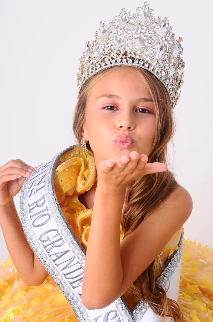 Canoense de 7 anos conquista título de Mini Miss Rio Grande do Sul 2026