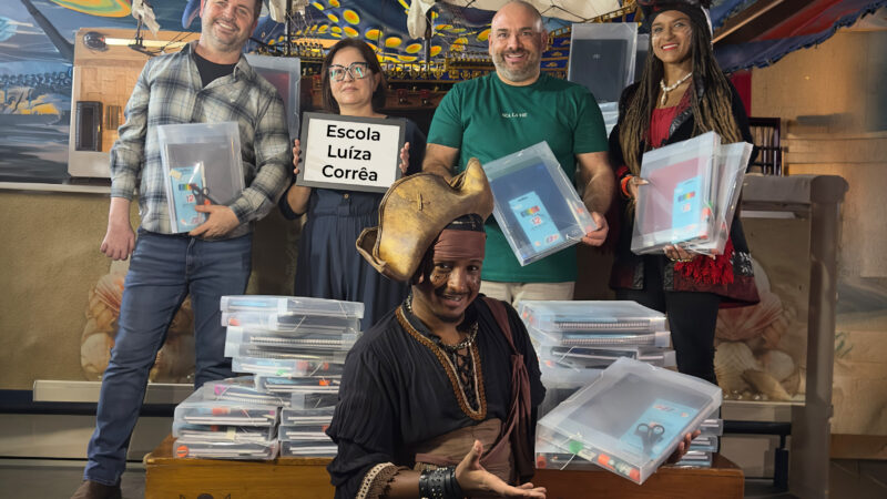 Cara de Mau promove Campanha Escolar e entrega 1,2 mil kits para crianças carentes