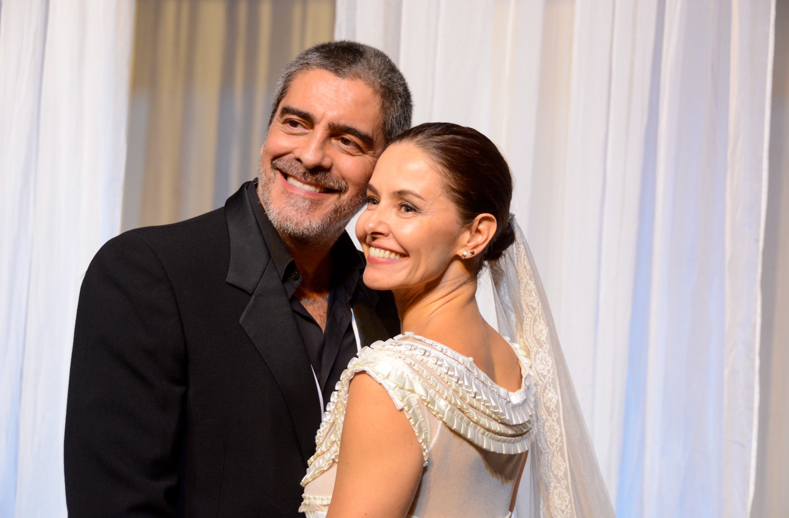 Peça Casa, Comida e Alma Lavada” com Bianca Rinaldi e Junno Andrade faz única apresentação em São Leopoldo (RS)