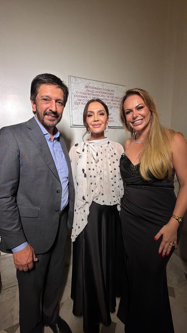 Claudia Métne prestigia evento solidário da primeira-dama no Theatro Municipal em apoio à causa animal