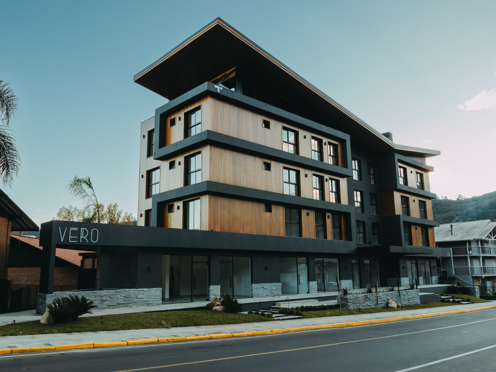 Entrega do empreendimento VÉRO reúne clientes, fornecedores e autoridades em noite de celebração em Gramado