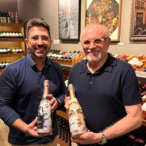 Do rótulo às telas, artistas cearenses Vando Figueiredo e Djalma Brochado conferem personalidade no Art Vino & Cucina