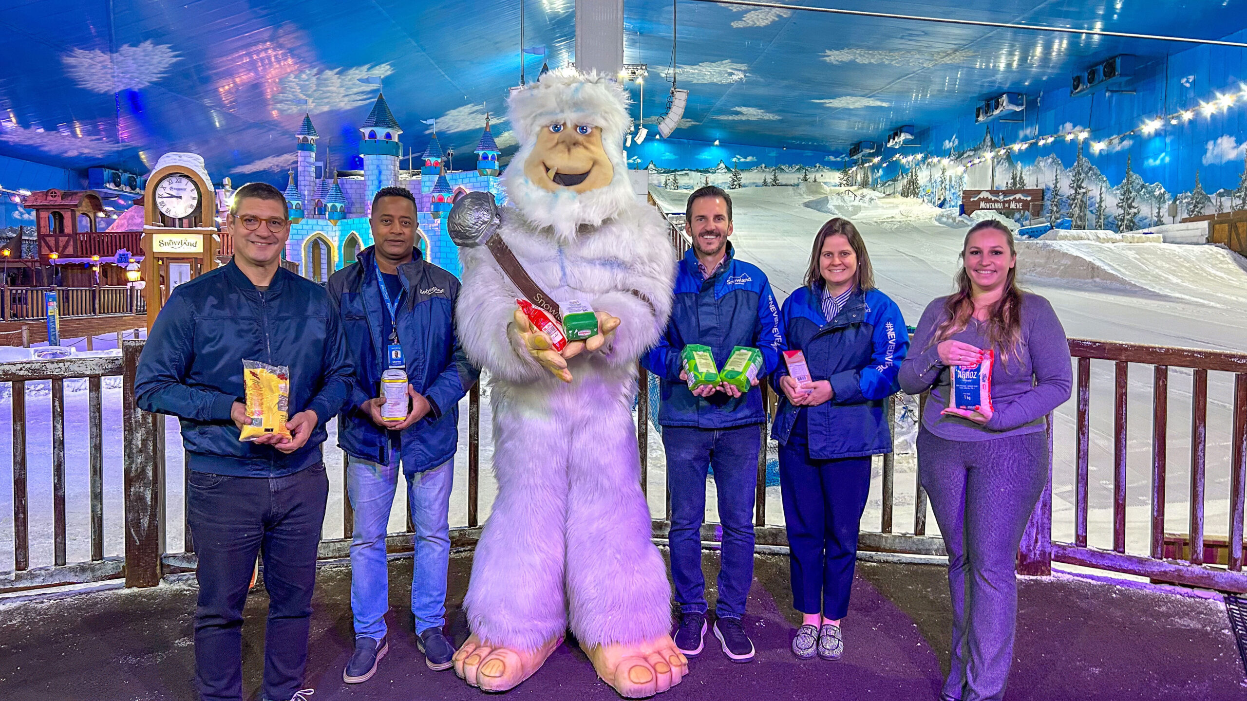 Diversão do bem: Snowland e Acquamotion promovem ação solidária e arrecadam mais de 1 tonelada de alimentos