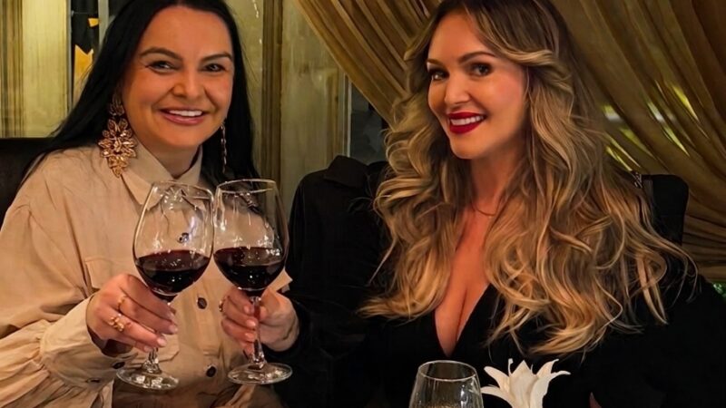 Fernanda Schonardie e Luísa Rodrigues prestigiam o Chez Lys Blanc em Canela