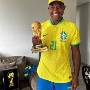 Campeões da Copa do Mundo percorrem o país em ação inédita