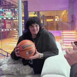Ala Gui Santos, do Golden State Warriors, vem ao NBA Gramado para um dia com fãs 