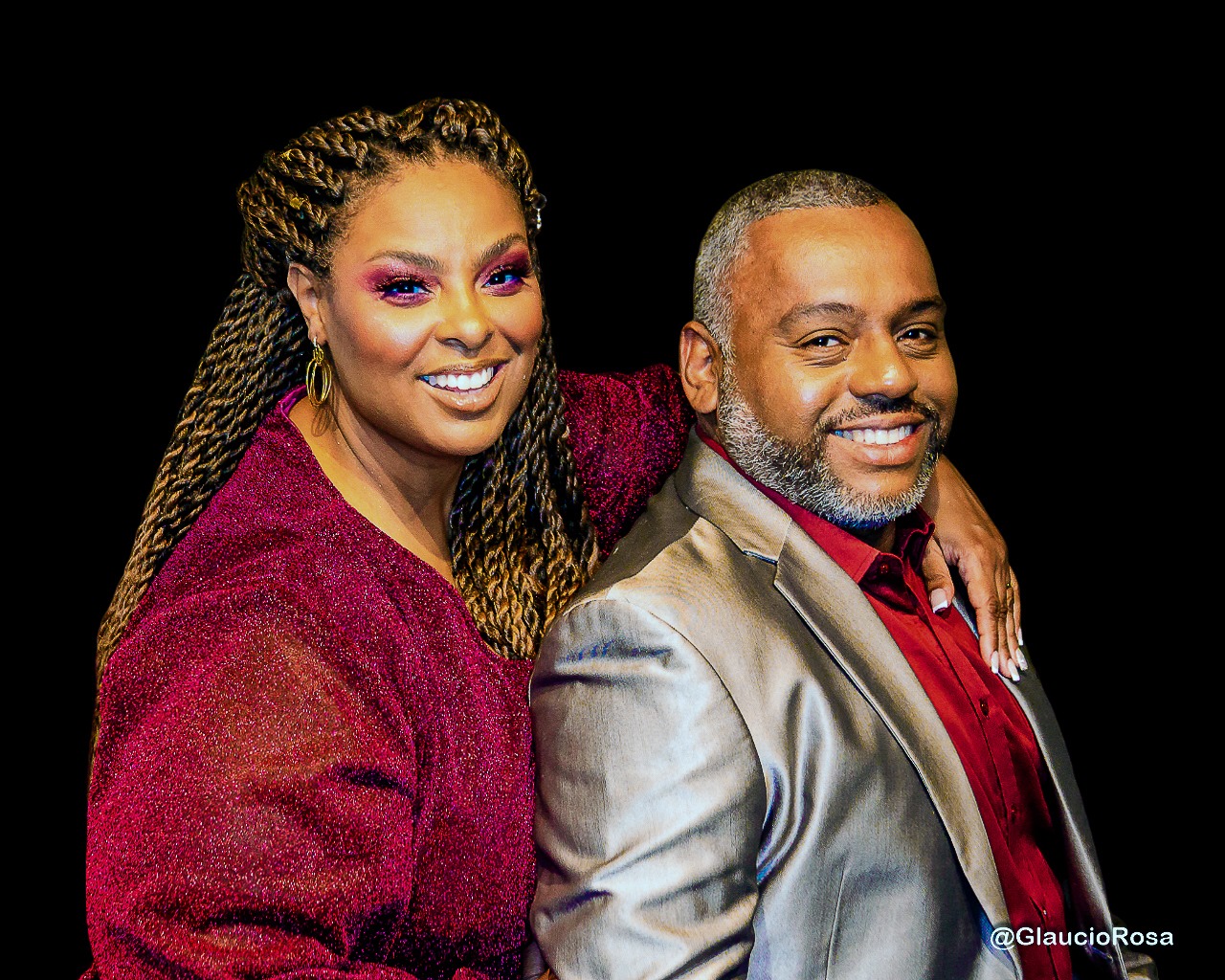 Show une história real de amor e clássicos do samba em noite de Dia dos Namorados em Porto Alegre