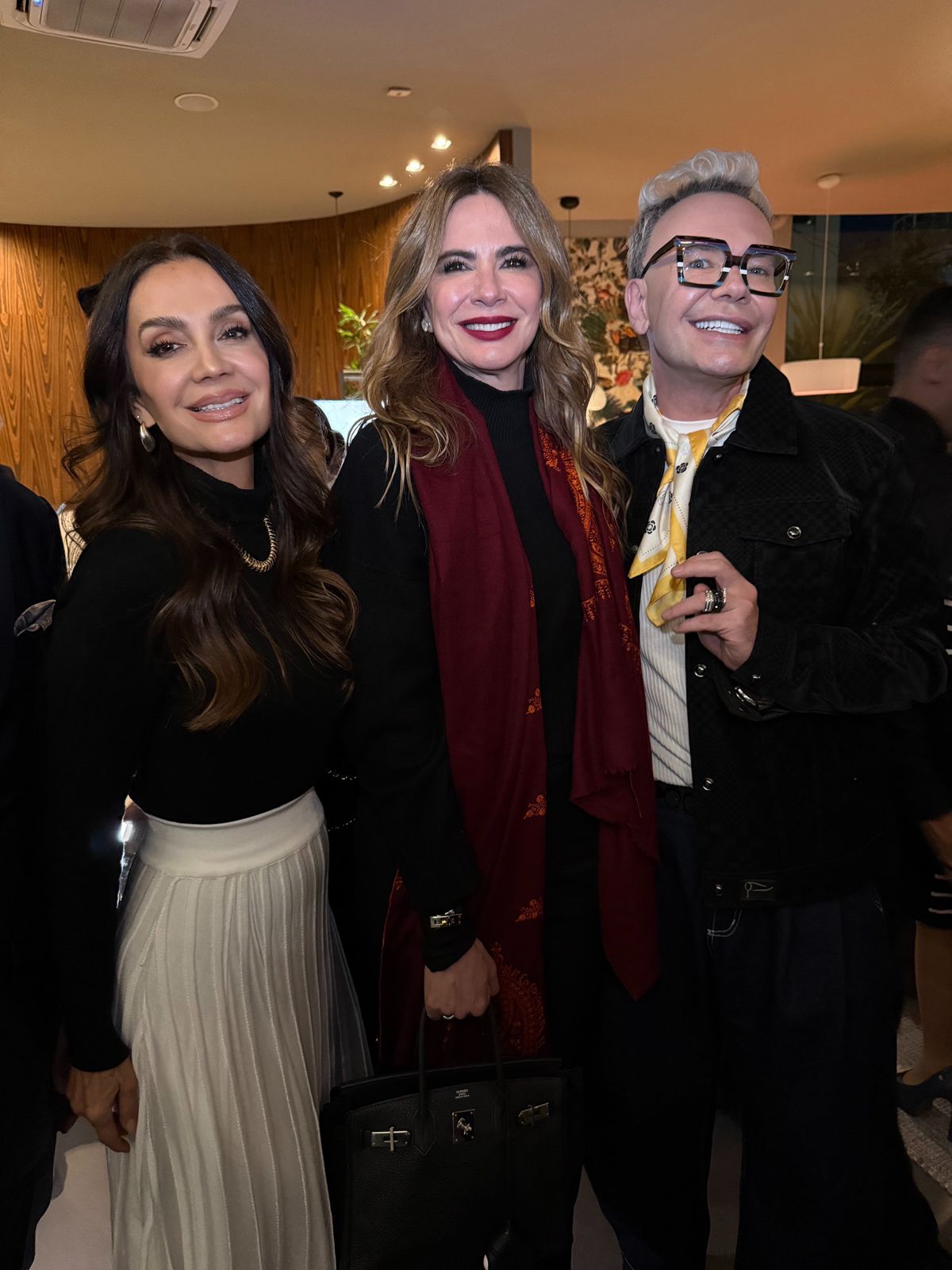 Celebridades prestigiam evento de decoração em São Paulo
