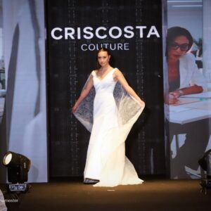 Estilista Cristiane Costa celebra 25 anos de trajetória com desfile na Inesquecível Casamento Week em POA