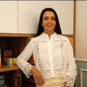 Inversão de papéis: adultos cuidando dos pais e a importância de estimular o cérebro ao longo da vida