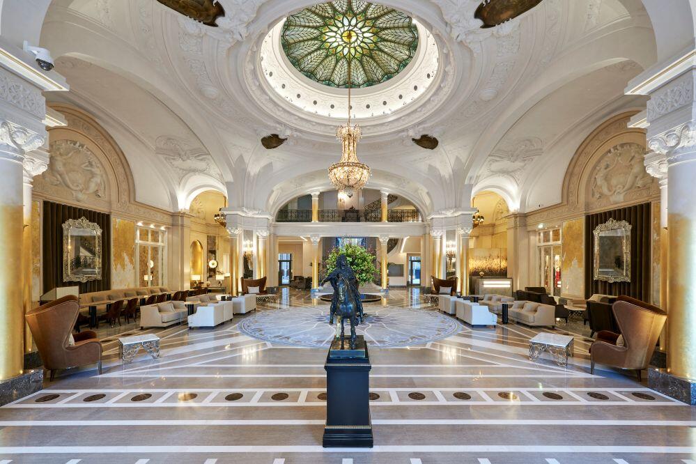 Turismo de alto luxo reverencia o Principado de Monaco