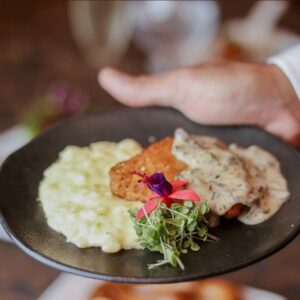 Restaurante Höppner, em Gramado, estreia no Festival Sabores da Montanha com tradição alemã reconhecida entre as melhores do mundo