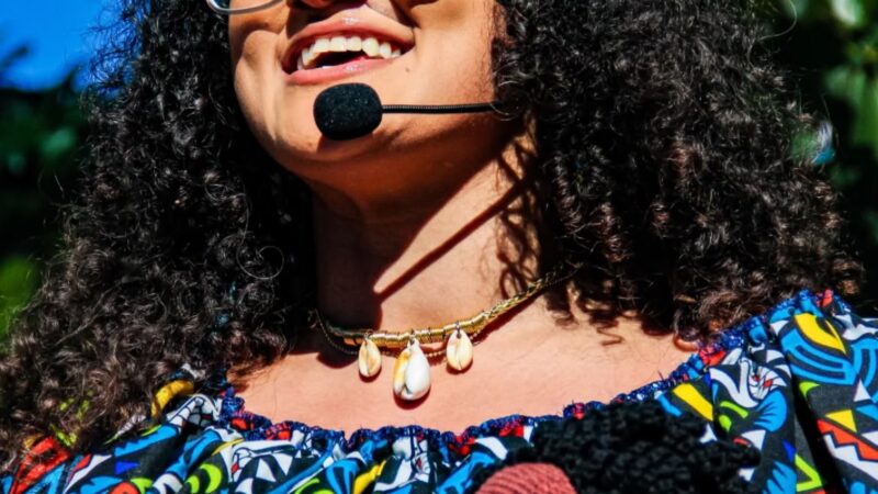 Espetáculo infantil “Preta, Preta, Pretinha em: O Baú das Histórias” estreia temporada no Teatro Carlos Carvalho em agosto
