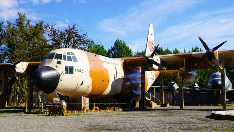 Florybal abre loja temática em antigo modelo de avião da Força Aérea Brasileira na Serra Gaúcha