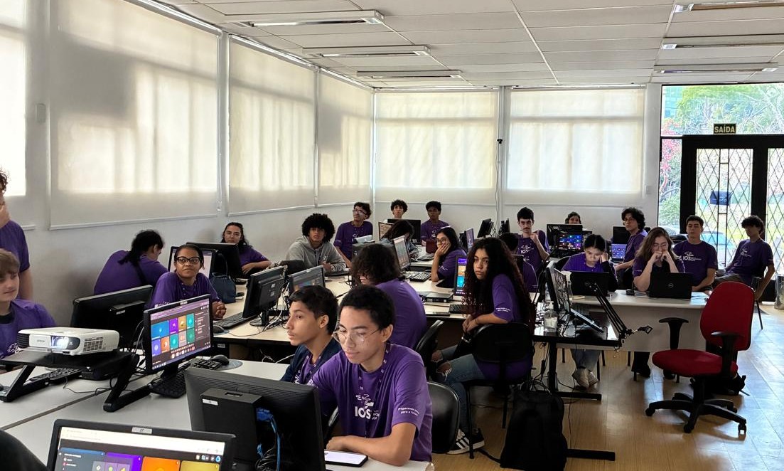 Curso gratuito de Programação Web prepara jovens para o mercado de trabalho