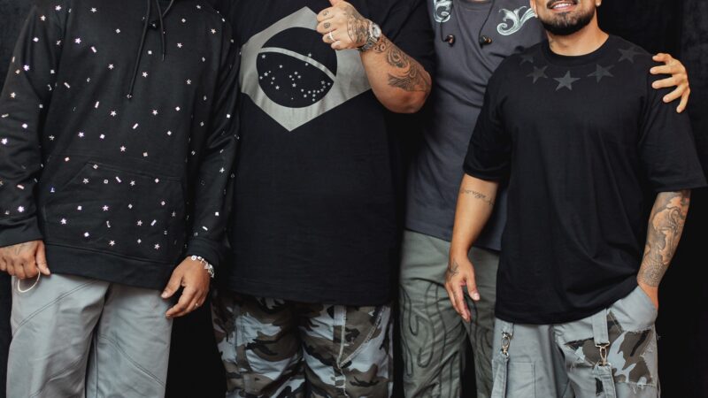 Menos É Mais em Gramado: Show do grupo vai iniciar às 20 horas no dia 22 de agosto