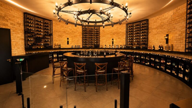 Blumendorf inaugura adega e loja de vinhos com mais de 150 rótulos de 11 países
