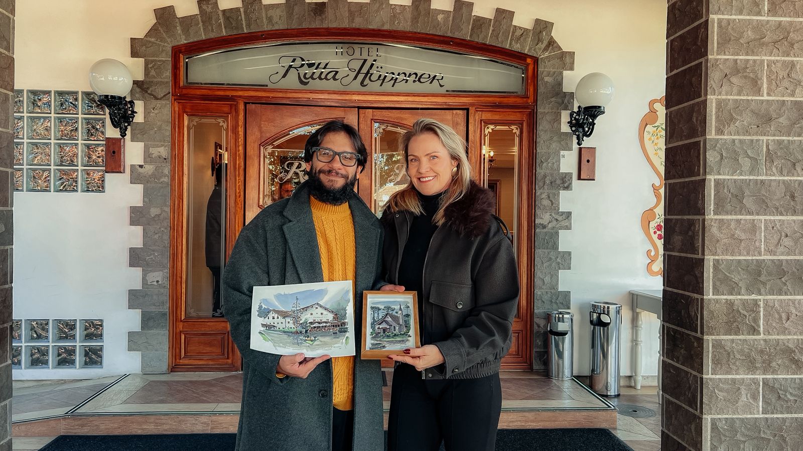 Projeto “Gramado Feita de Histórias” une o ilustrador Iury Simões e o Hotel Ritta Höppner em imersão artística