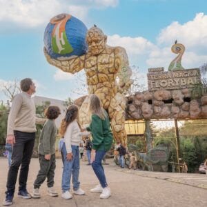 Parque Terra Mágica Florybal transforma Dia dos Pais em oportunidade de fazer o bem
