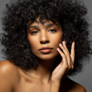 A beleza de desacelerar: Nathan Carvalho e Raquel Rocha lançam Timeless Beauty na capital