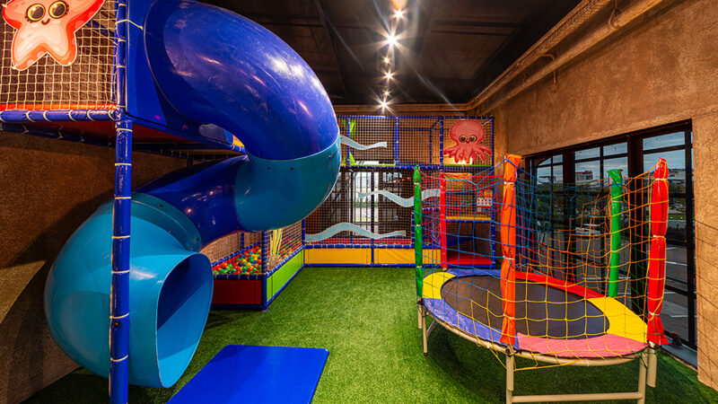 Cara de Mau Porto Alegre inaugura Brinquedoteca e amplia experiência para as famílias