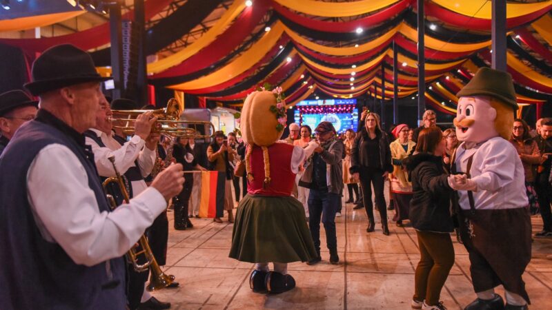 Oktoberfest Gramado abre ingressos solidários em troca de alimentos para os shows nacionais