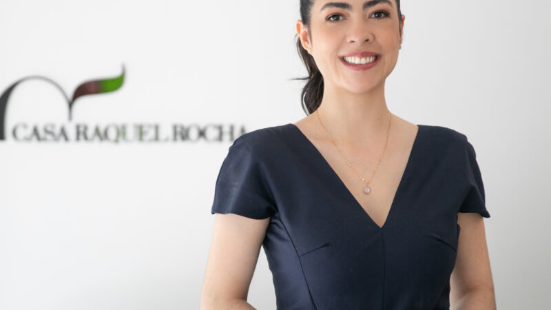 Outubro Rosa: Raquel Rocha lança protocolo personalizado para no crescimento das sobrancelhas