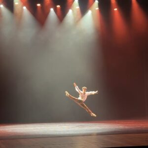 Bailarino da Arts and Sports Academy conquista vice-campeonato no Festival Sul em Dança