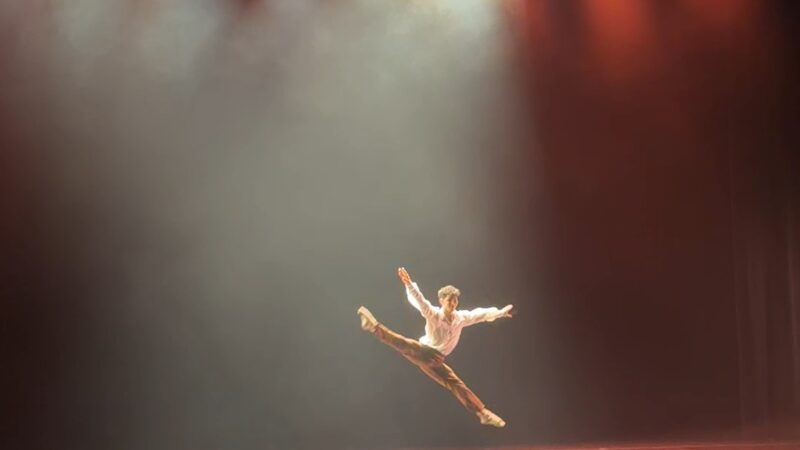 Bailarino da Arts and Sports Academy conquista vice-campeonato no Festival Sul em Dança