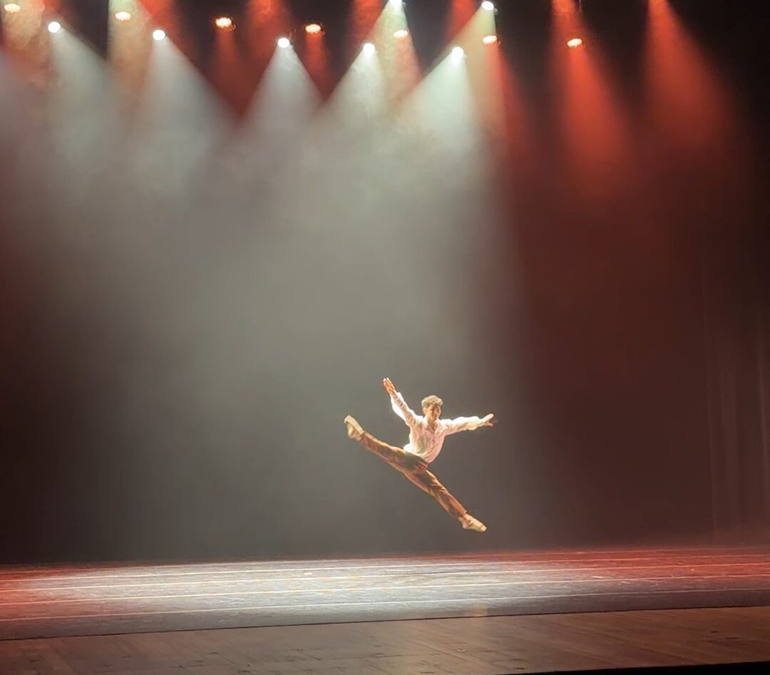 Bailarino da Arts and Sports Academy conquista vice-campeonato no Festival Sul em Dança