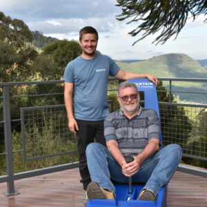 Alpen Park recebe engenheiro austríaco da fabricante do novo trenó para visita técnica