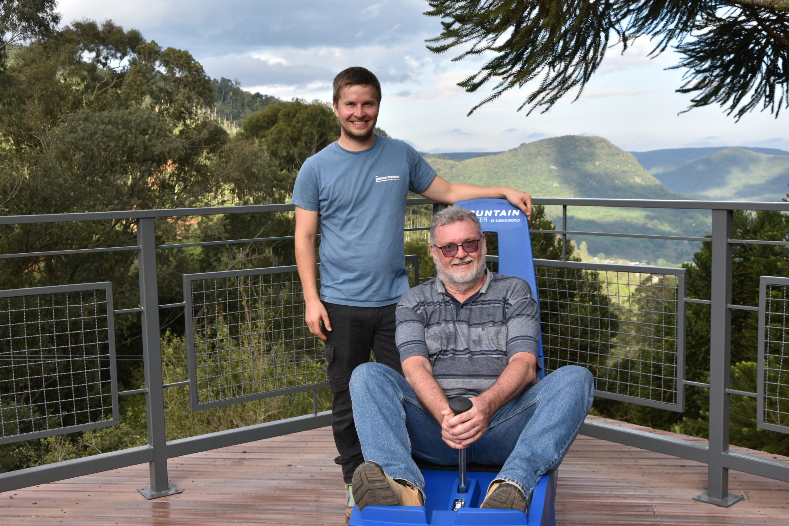 Alpen Park recebe engenheiro austríaco da fabricante do novo trenó para visita técnica